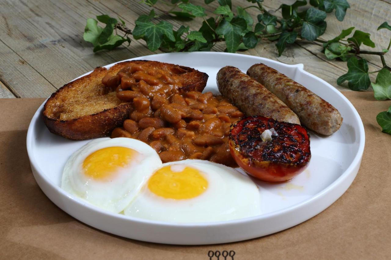 Shirvan Hotel City Yard Jiddah Esterno foto English breakfast