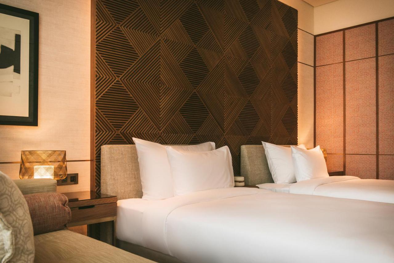 Shirvan Hotel City Yard Jiddah Esterno foto A room at the hotel