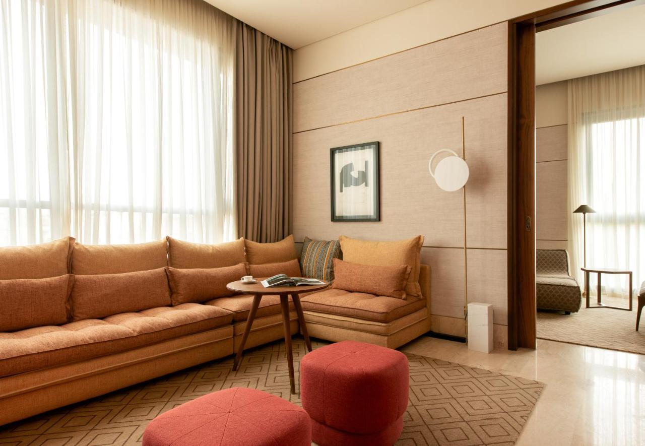 Shirvan Hotel City Yard Jiddah Esterno foto A living room at the hotel