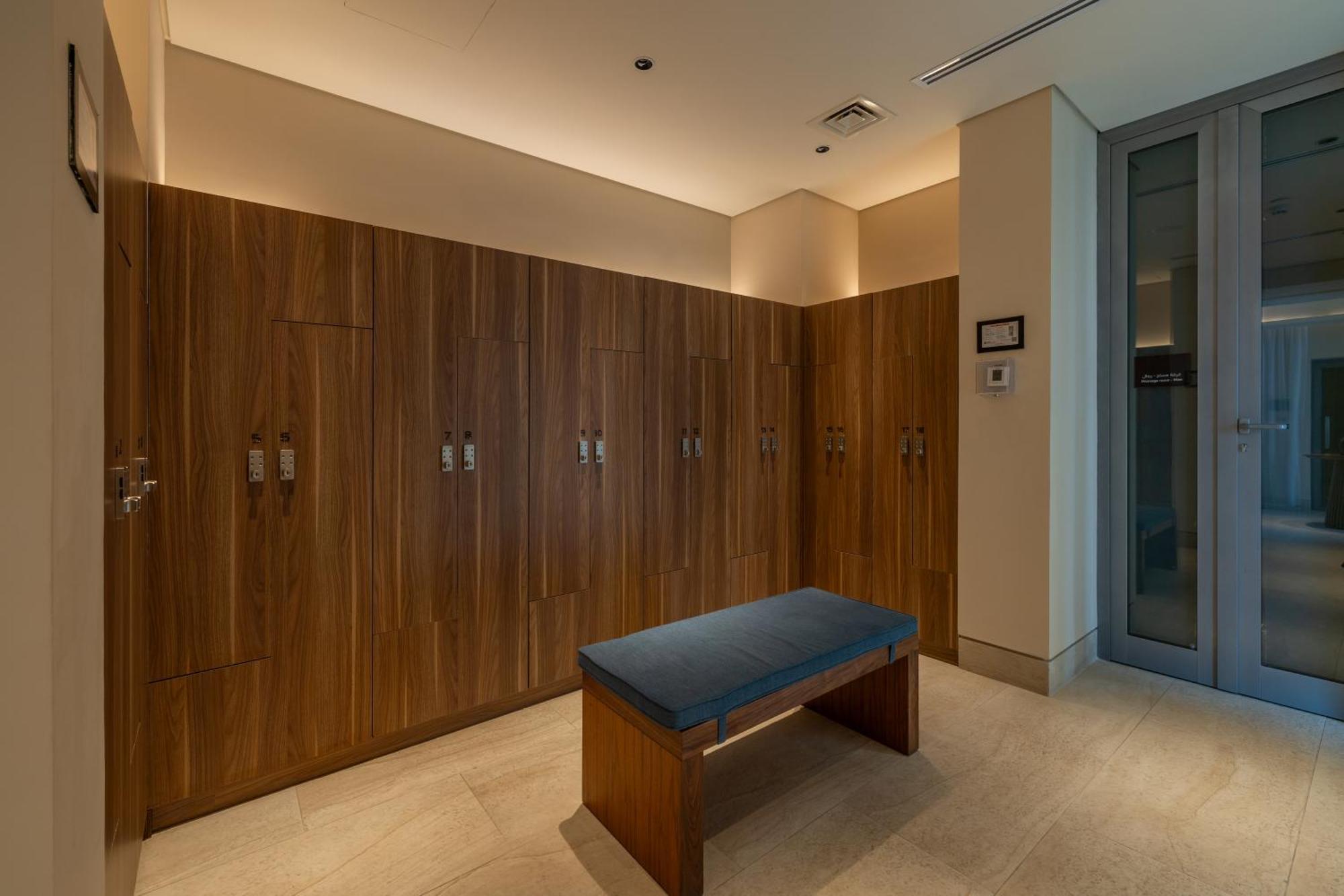 Shirvan Hotel City Yard Jiddah Esterno foto Locker room