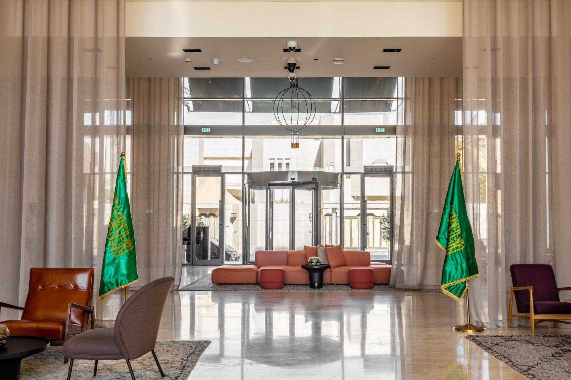 Shirvan Hotel City Yard Jiddah Esterno foto The lobby of the hotel