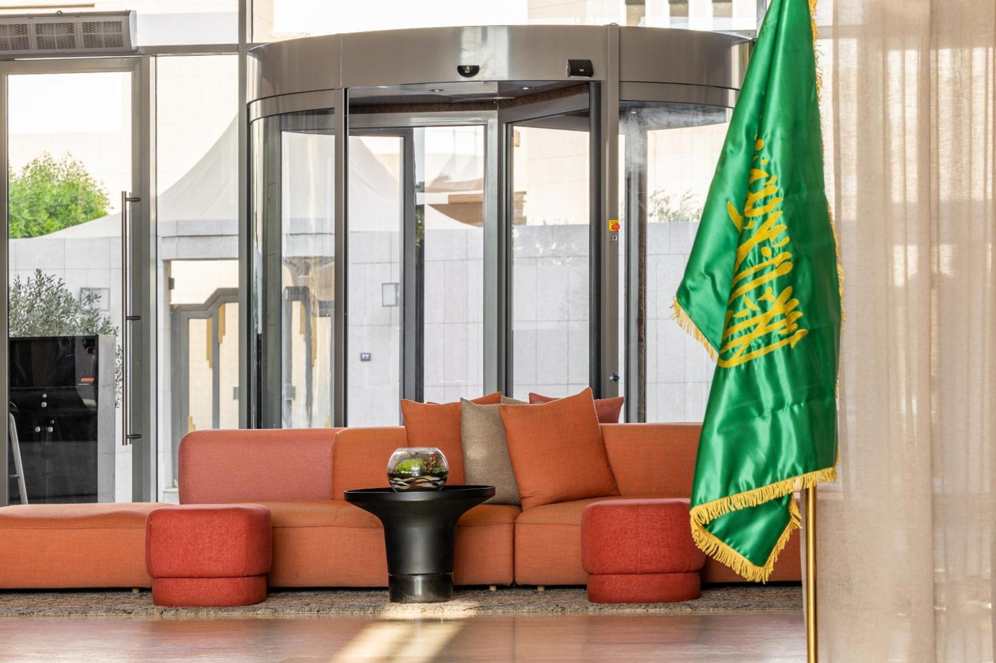 Shirvan Hotel City Yard Jiddah Esterno foto Saudi flag